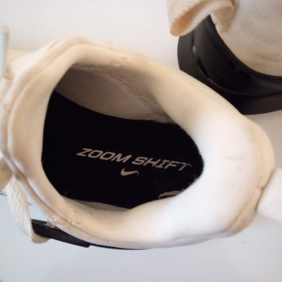 Nike sneakers, size 7 womens - Picture 3 of 4